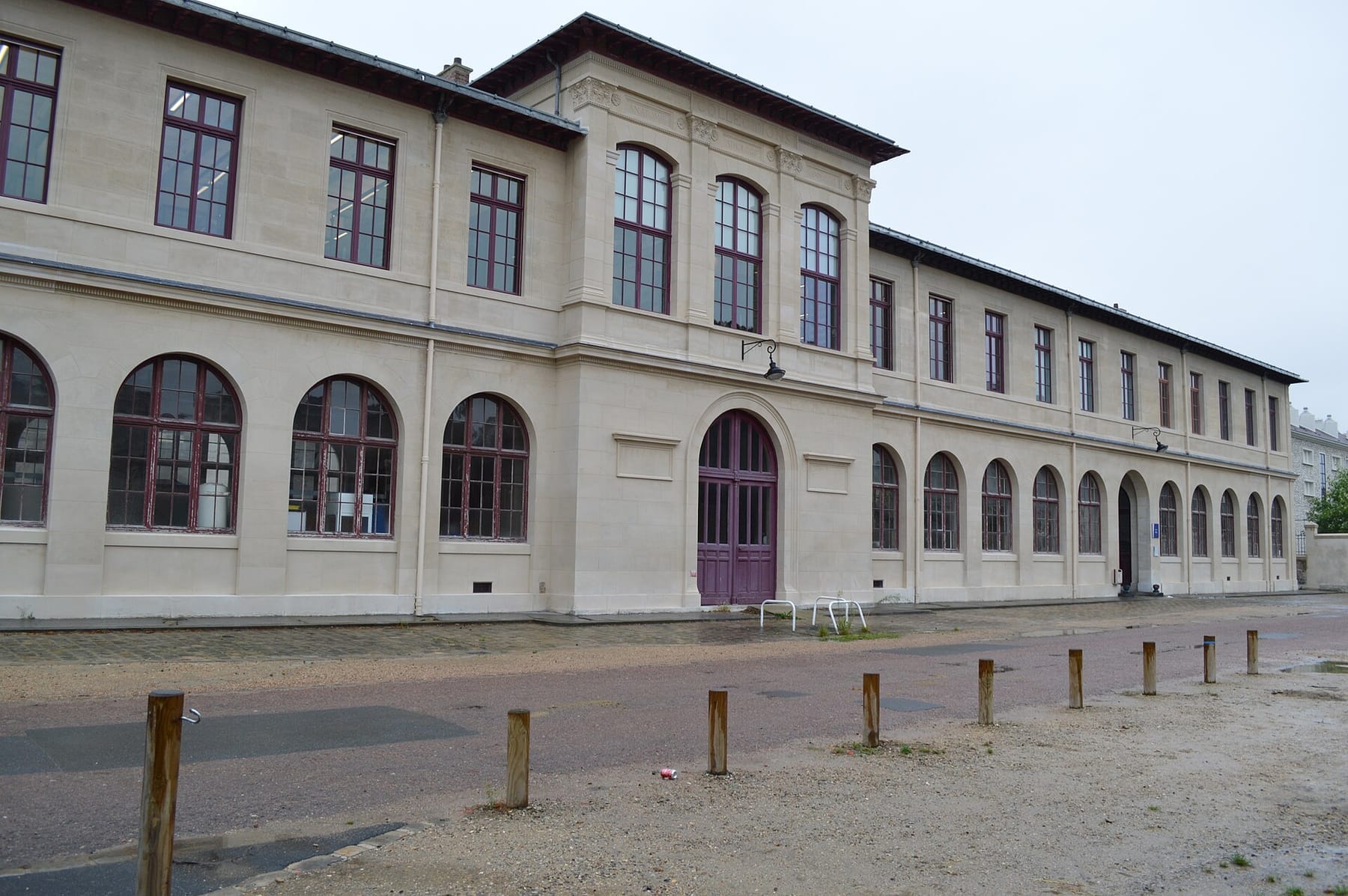 Le bâtiment Blin (photograph from the Wikimedia Commons category École nationale vétérinaire d'Alfort)