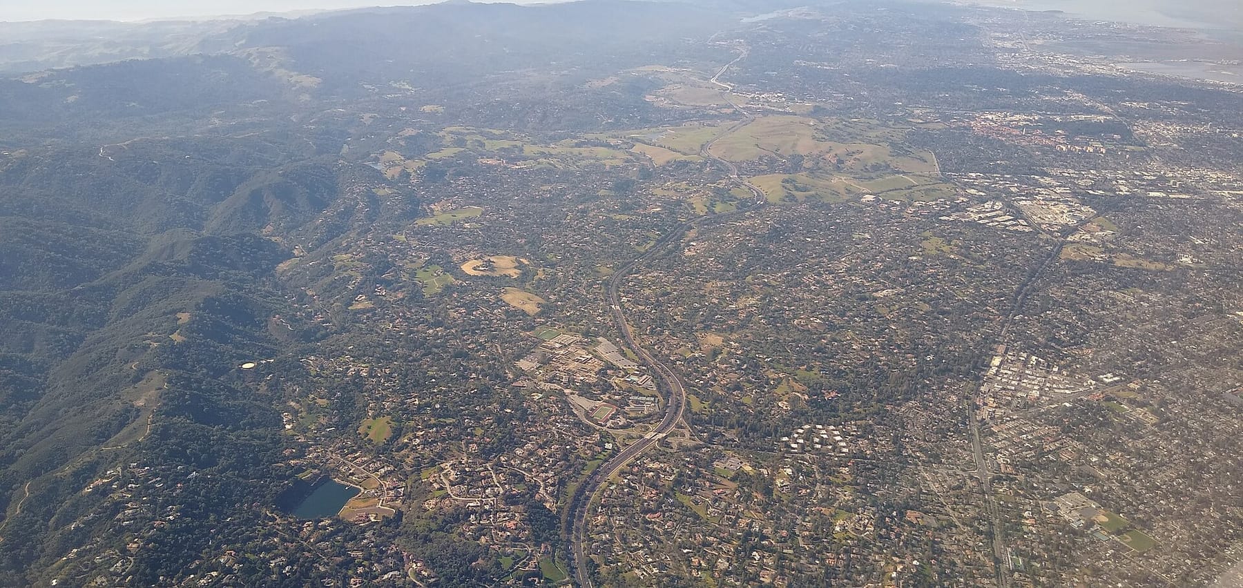 Aerial photograph of Foothill College and Palo Alto hills, CA (photograph from the Wikimedia Commons category Foothill College)