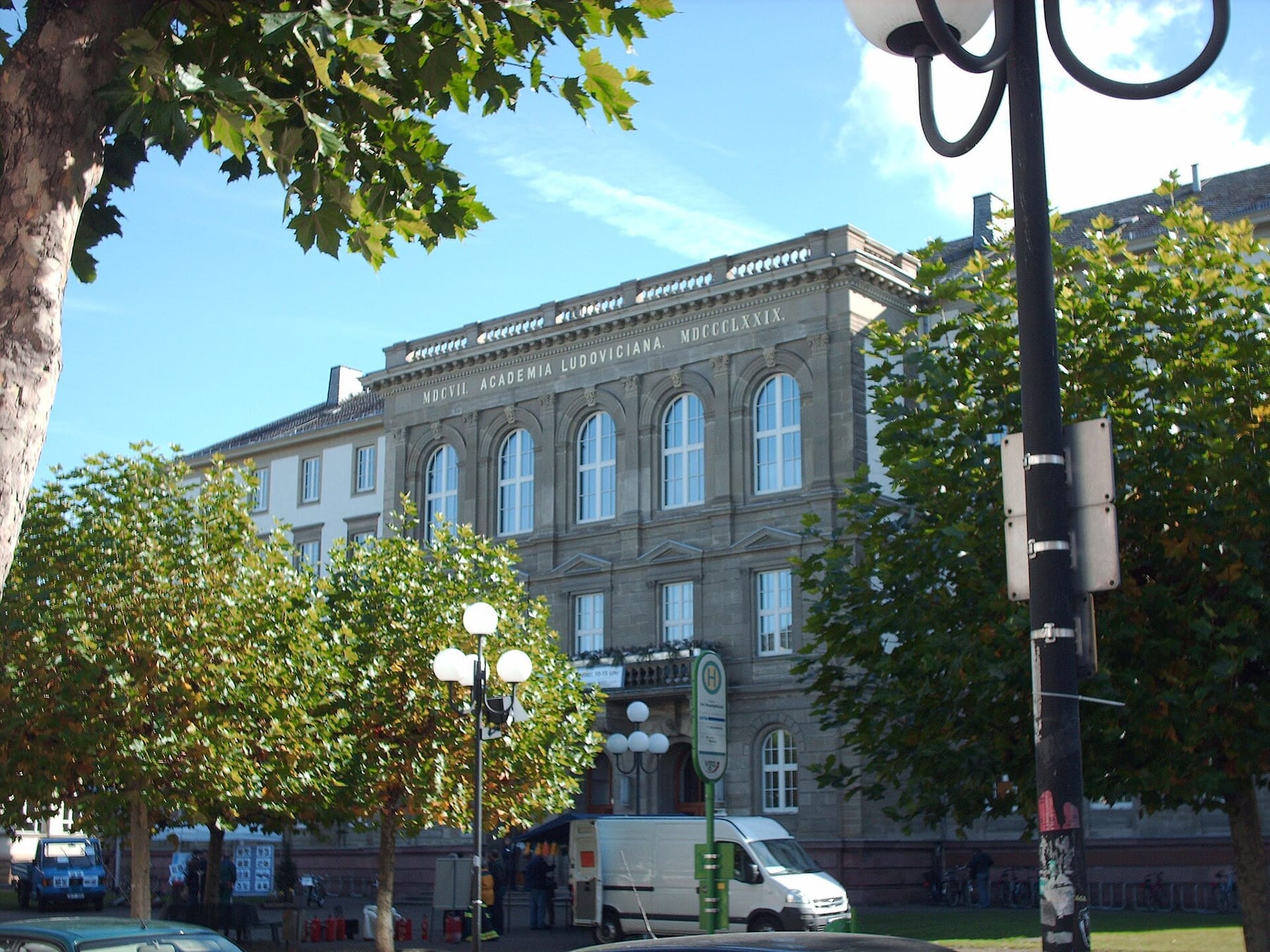 Hauptgebäude Justus-Liebig-Universität Gießen (photograph from the Wikimedia Commons category Justus-Liebig-Universität Gießen)