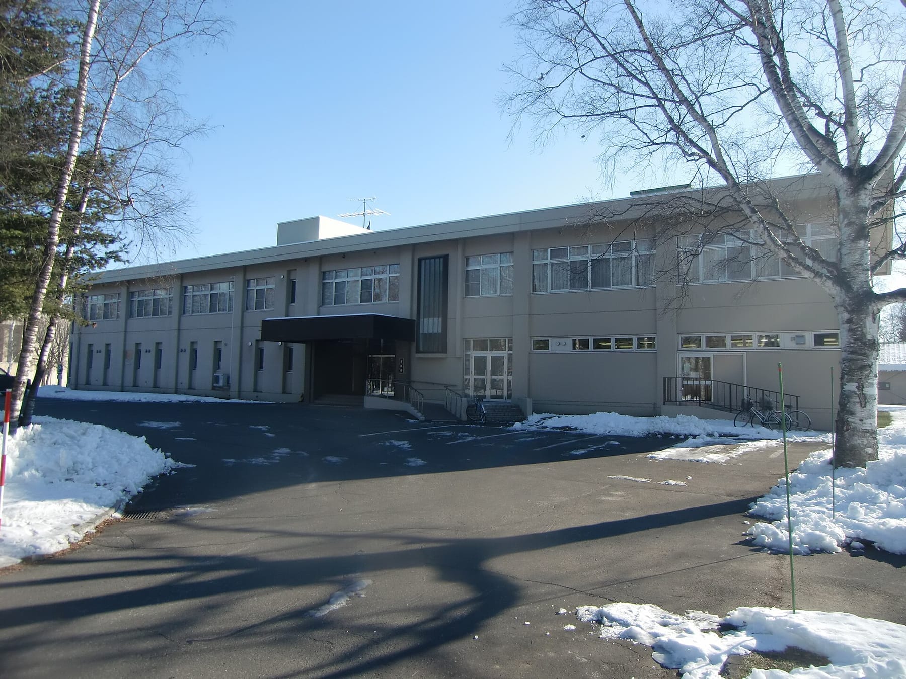 Administration Building of Obihiro Univ of Agri01 (photograph from the Wikimedia Commons category Obihiro University of Agriculture and Veterinary Medicine)