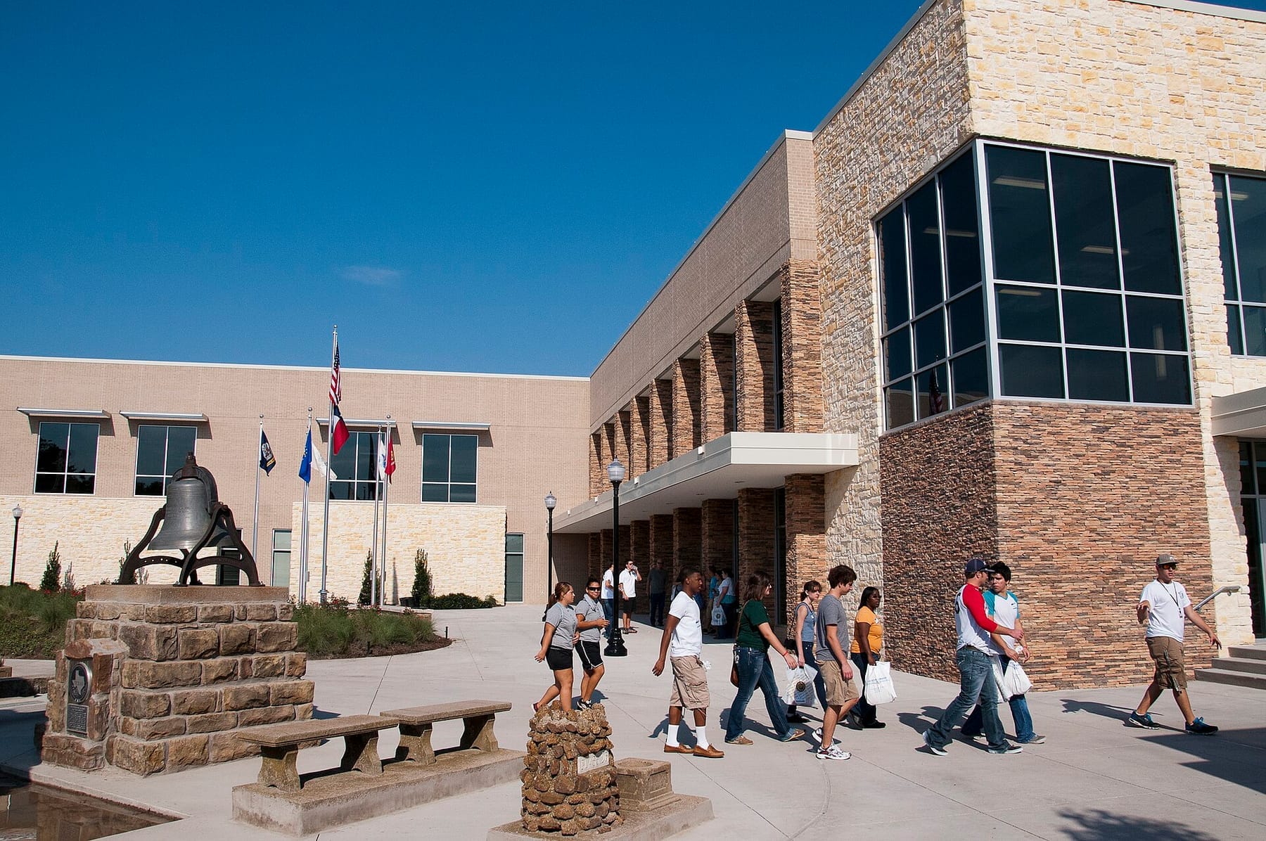 New WC Academic Building (photograph from the Wikimedia Commons category Weatherford College)