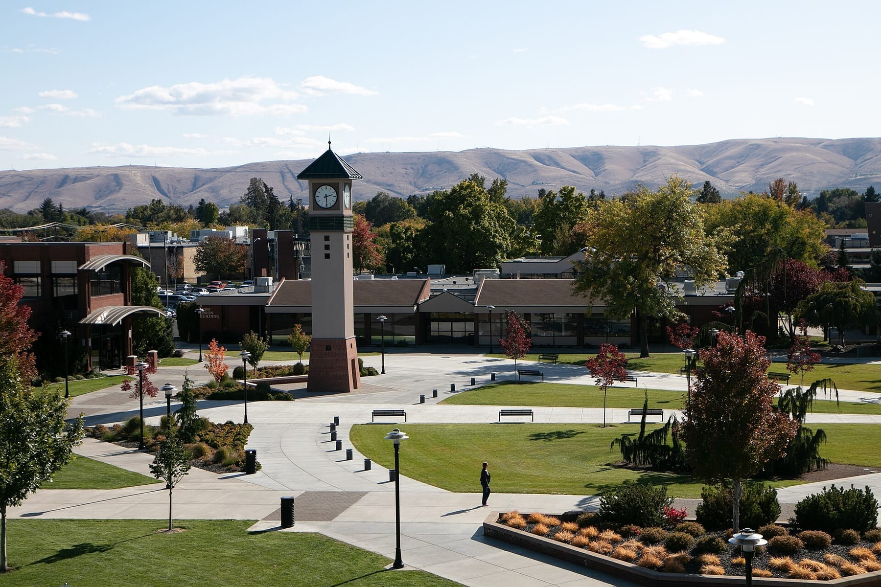 Yakima Valley College Clocktower Plaza (photograph from the Wikimedia Commons category Yakima Valley College)